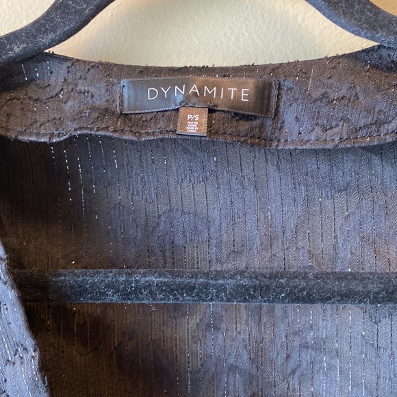 ✨BRAND NEW✨ DYNAMITE BLACK LEOPARD SPARKLY DRESS WITH RUFFLE DETAILING - Picture 3 of 16